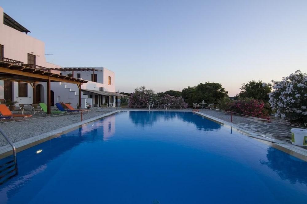 Romanzza Studios Kastrákion Dış mekan fotoğraf